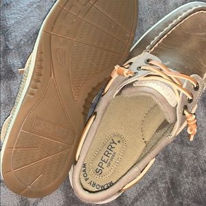 sperry boat shoes!